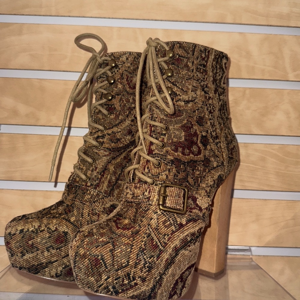 Steve Madden Tapestry Platform Boots – Lace Up Chunky Heel Boho 90s Y2K